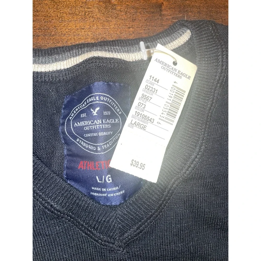 American Eagle Black V Neck Sweater Athletic Fit NWT - Size Large - Picture 2 of 6